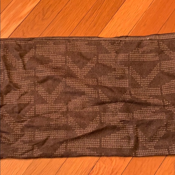 Scarf - Picture 2 of 2